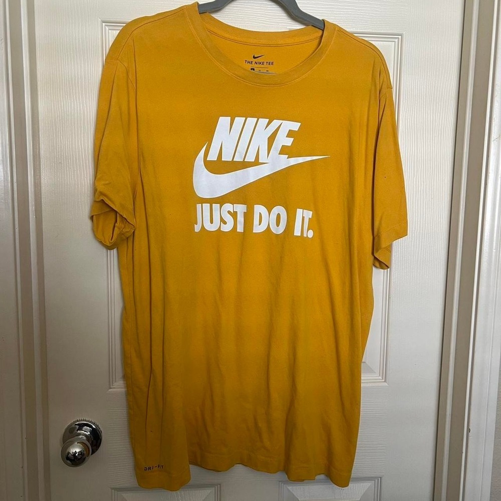 Nike yellow cotton t-shirt with "Just Do It" graphic. Size: XL